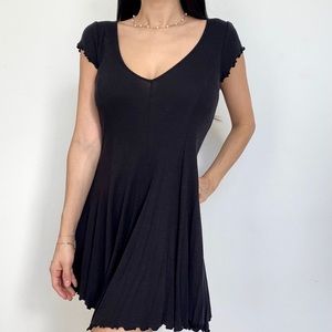 UO leuttice edge v dress size XS